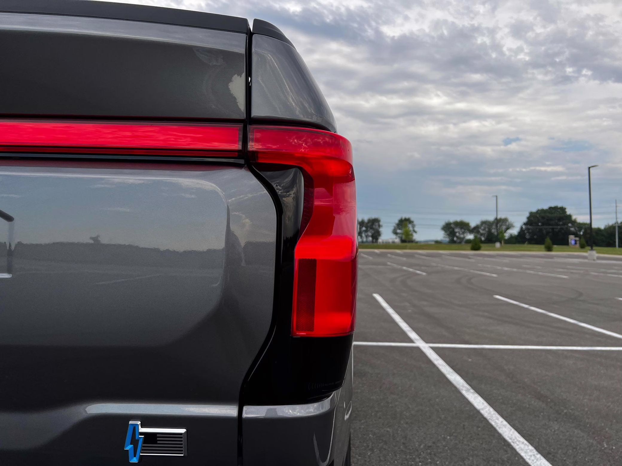 2022 Ford F-150 Lightning Lariat - Image 27