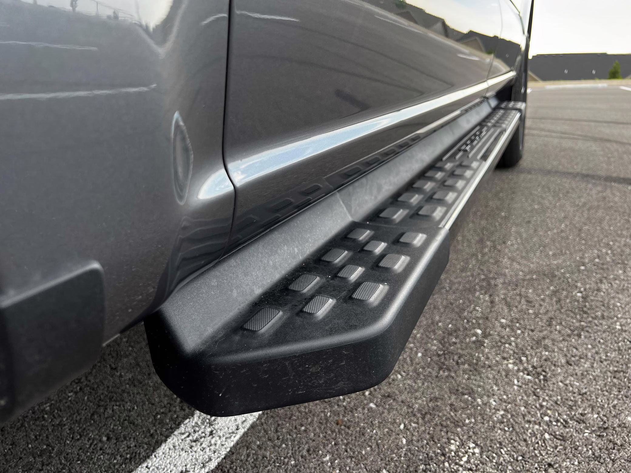 2022 Ford F-150 Lightning Lariat - Image 28