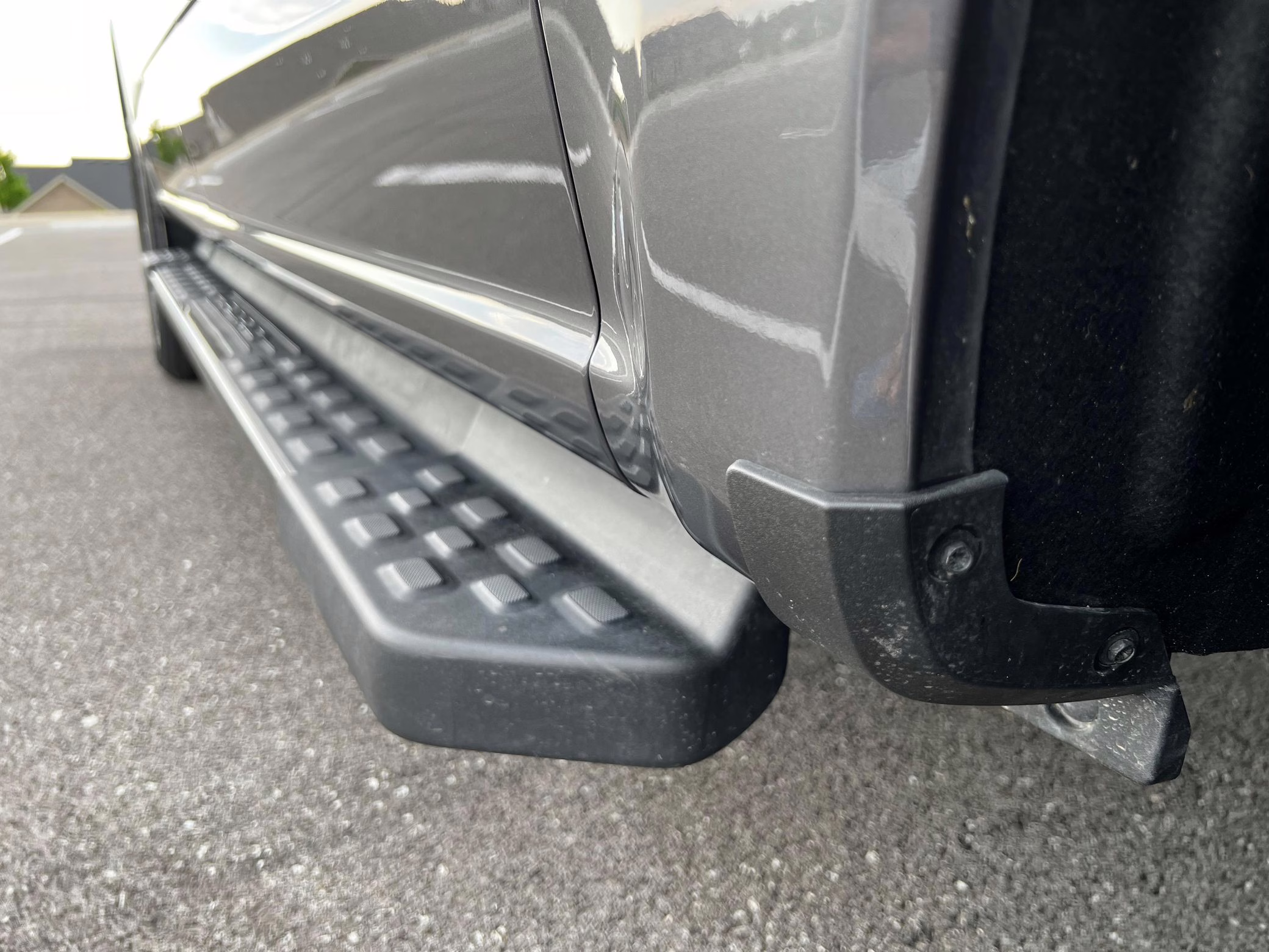 2022 Ford F-150 Lightning Lariat - Image 31