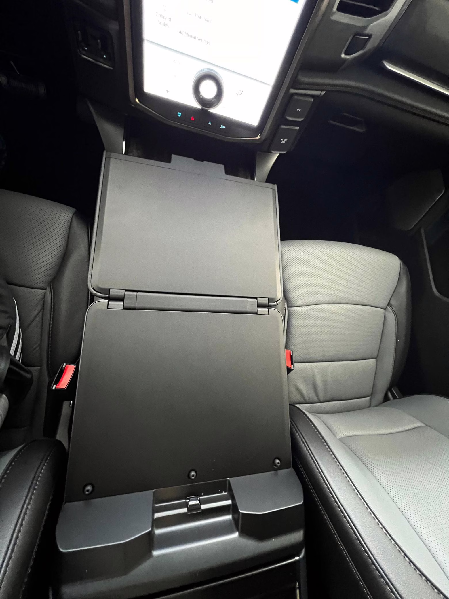 2022 Ford F-150 Lightning Lariat - Image 45