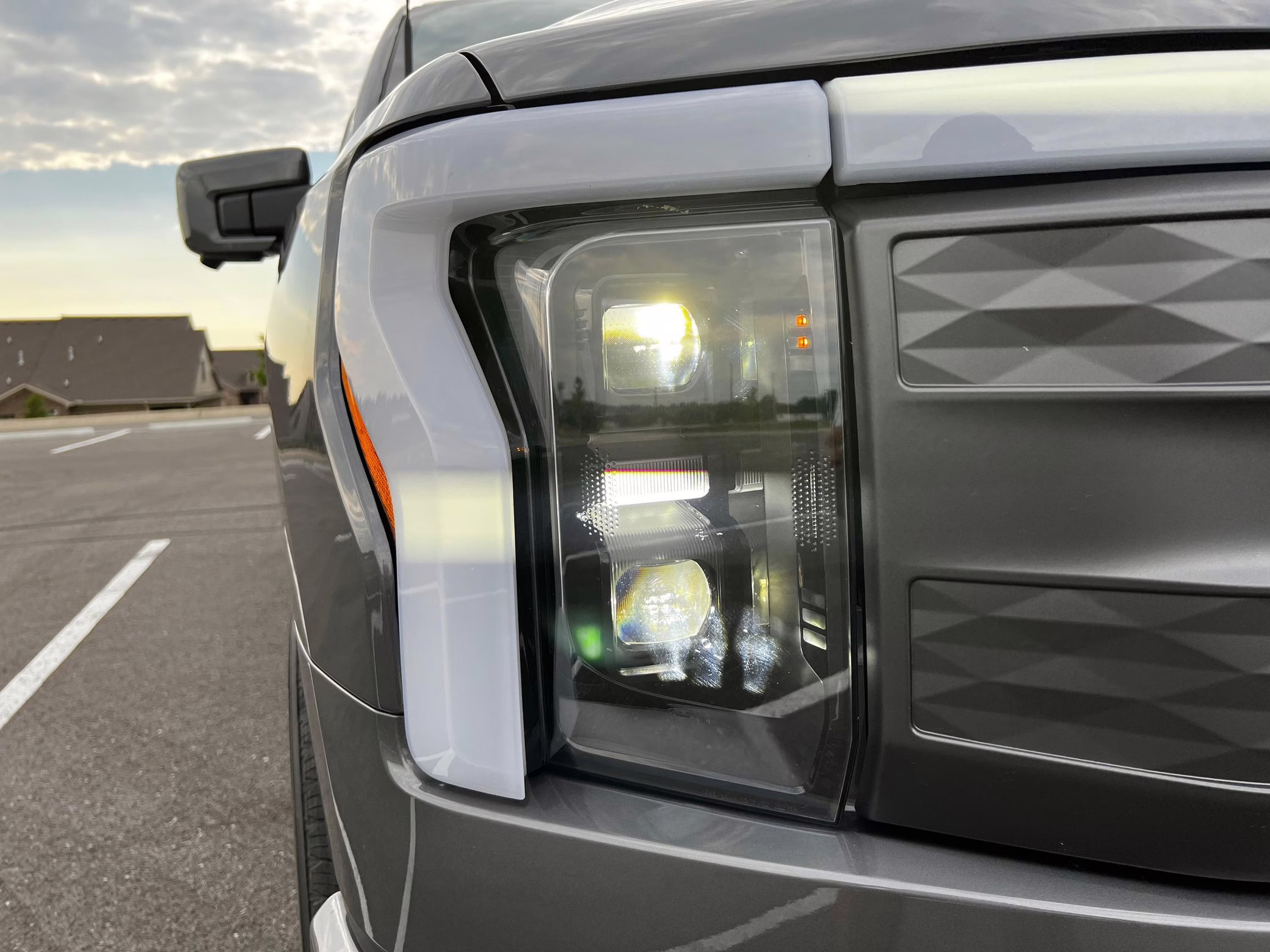 2022 Ford F-150 Lightning Lariat - Image 54