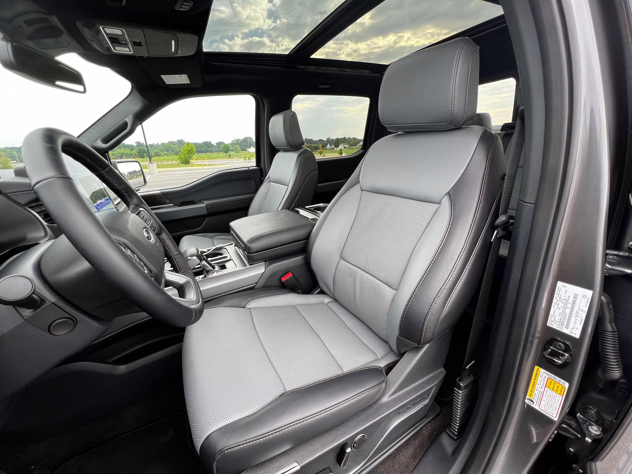 2022 Ford F-150 Lightning Lariat - Image 68