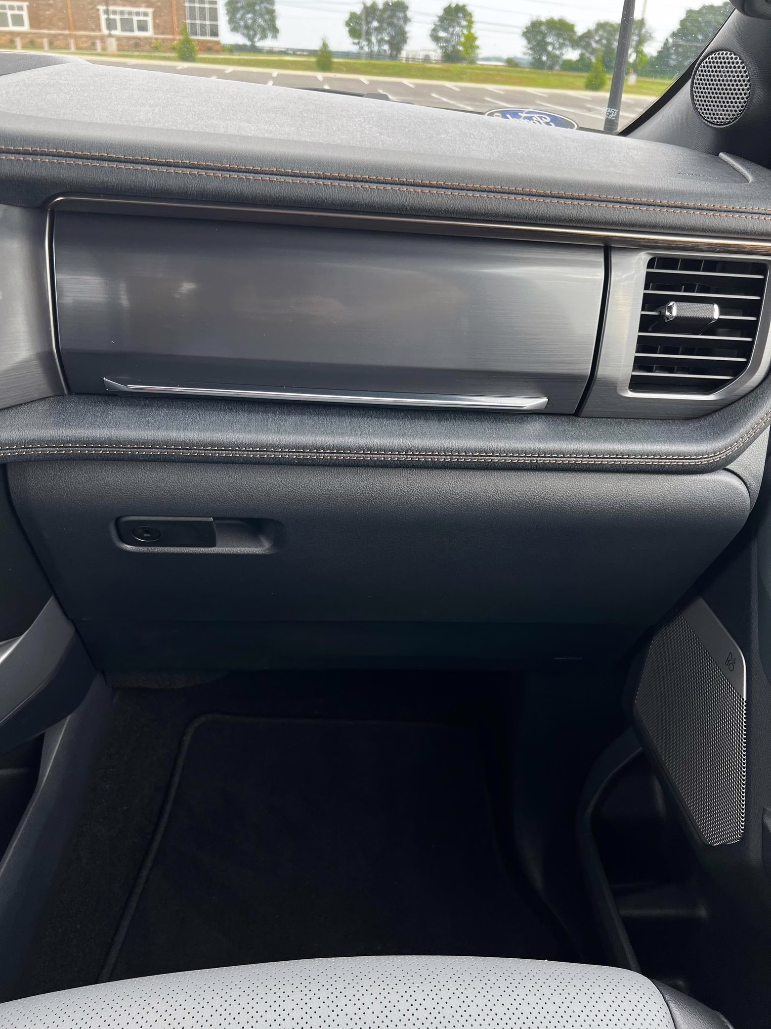 2022 Ford F-150 Lightning Lariat - Image 78