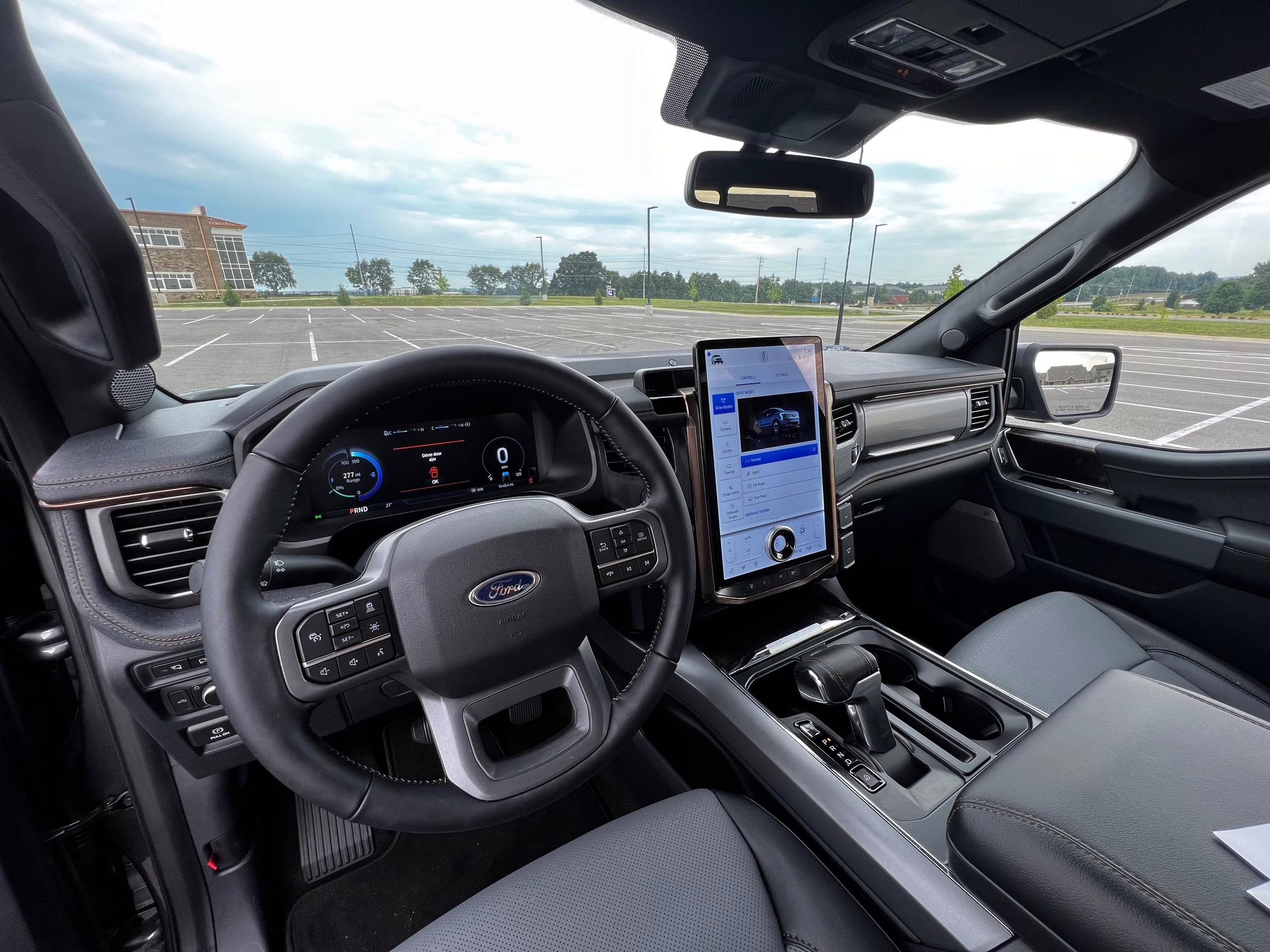 2022 Ford F-150 Lightning Lariat - Image 90