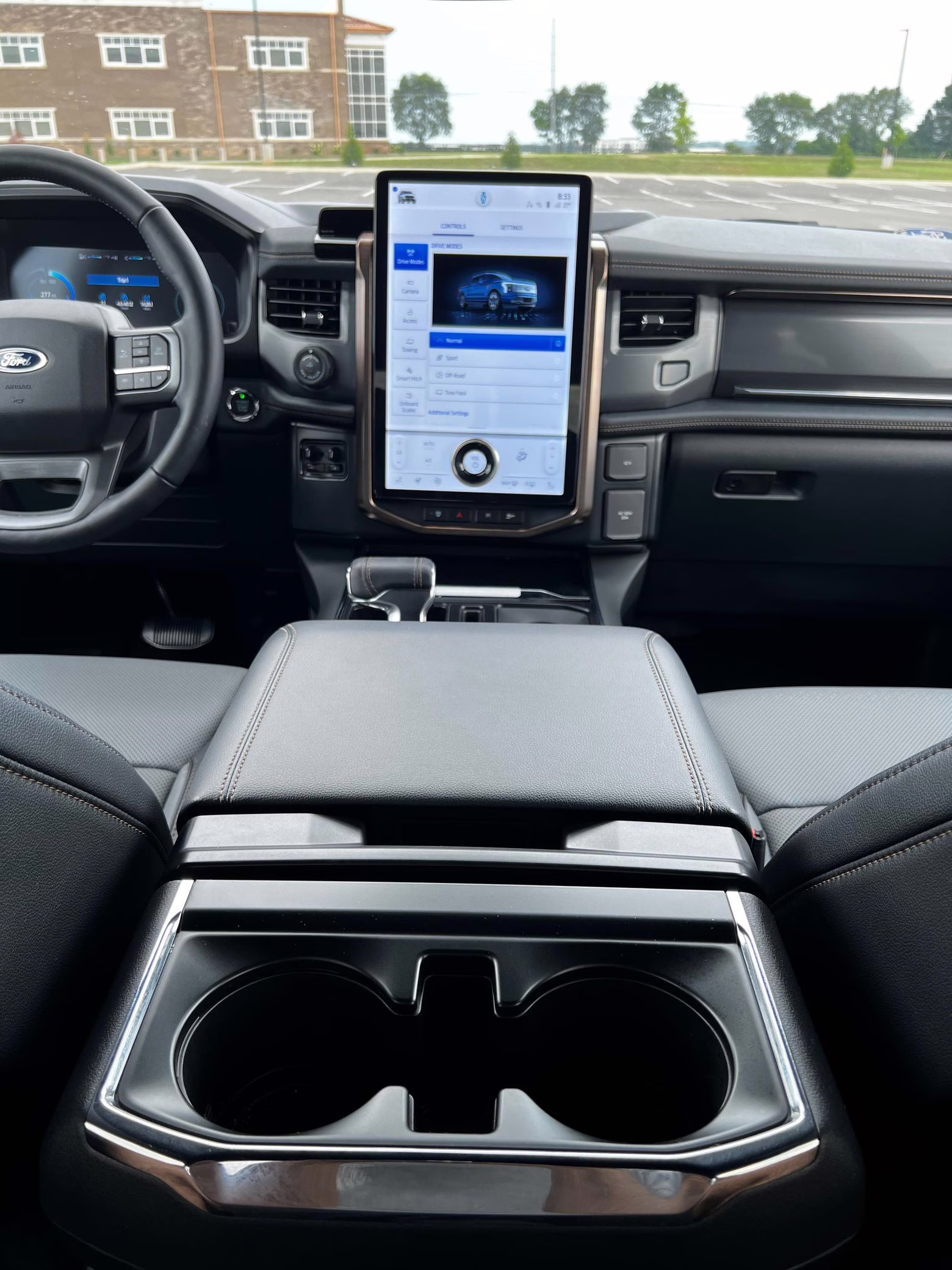 2022 Ford F-150 Lightning Lariat - Image 99